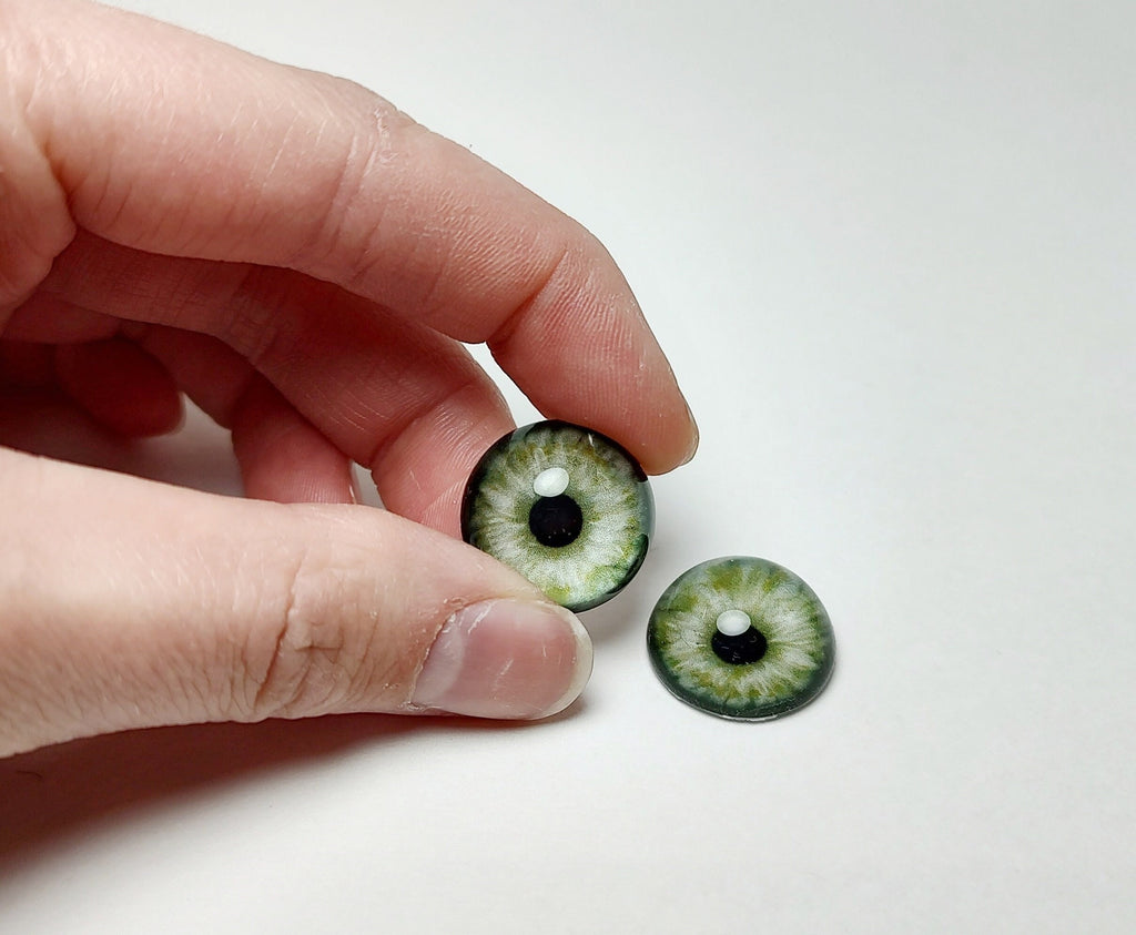 Army Green Wolf CW7 - Handmade Glass Taxidermy Eyes